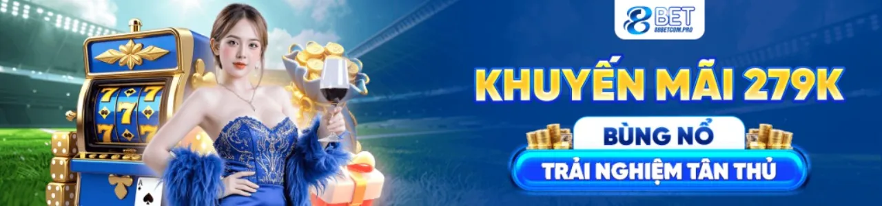 Hình ảnh Casino Trực Tuyến Fly88 với người chia bài thật và bàn chơi sôi động